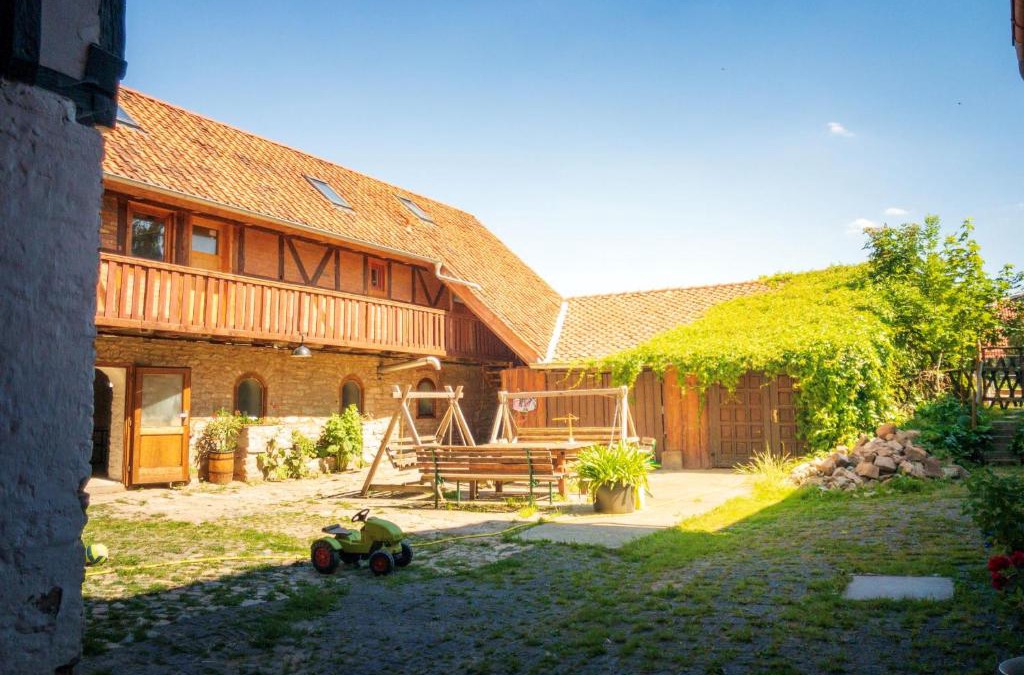 Wienrode Apartment | Bauernhof Lisa Offenstall und Taubenschlag
