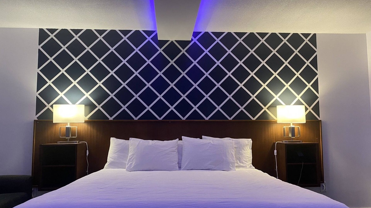 Algoma District Hotel | Bavarian Inn