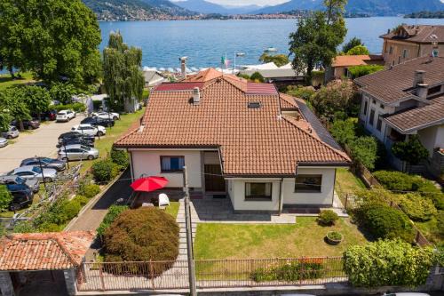 Baveno Apartment | Baveno Beach - Charming Flat With Garden
