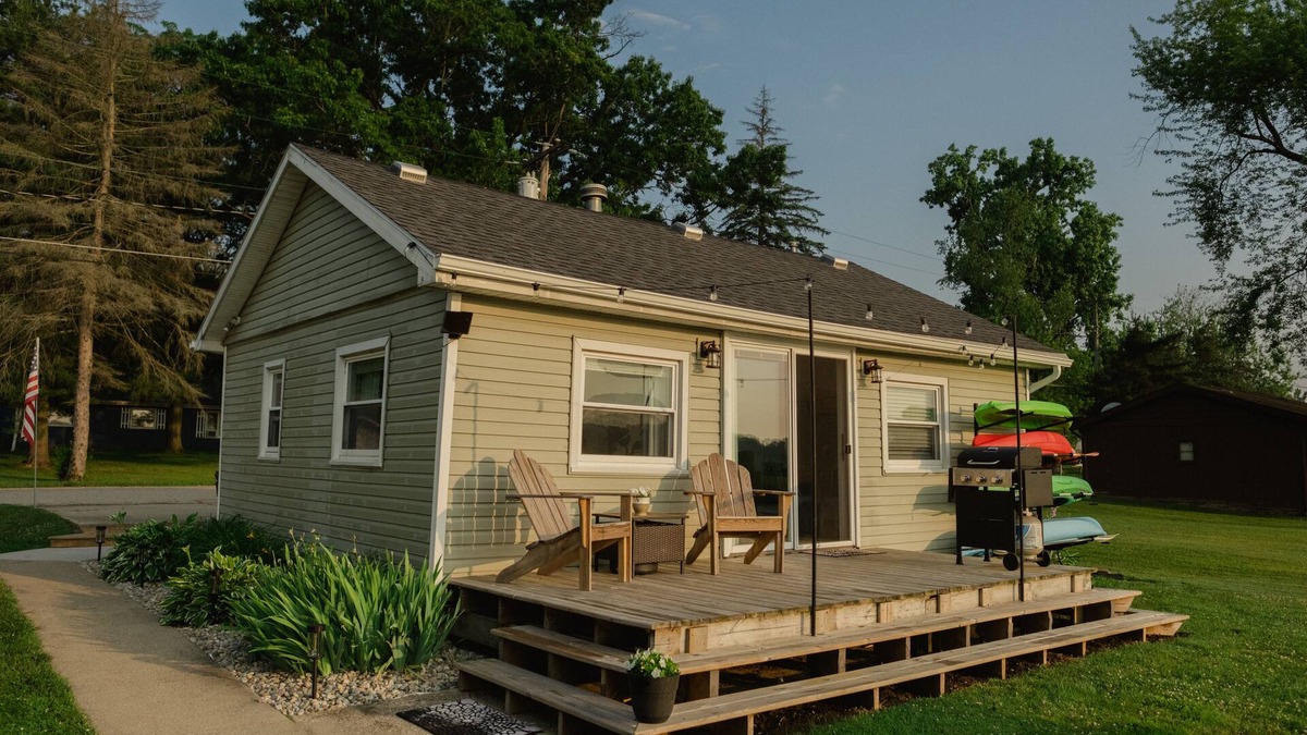 Hillsdale Cottage | Baw Beese Lake cottage! Close to downtown and Hillsdale College!