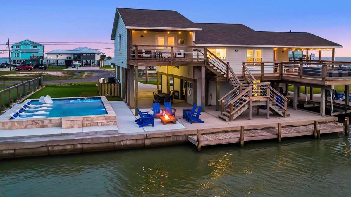 Rockport House | Bay Bliss | Private Pool + Lighted Dock!