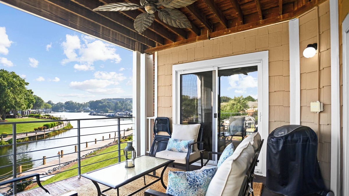 Cornelius Condo | Bay Breeze by SoCharm | Luxurious Waterfront Condo