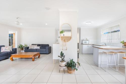 Pialba House | Bay Breeze - Easygoing Beachside Living for Families