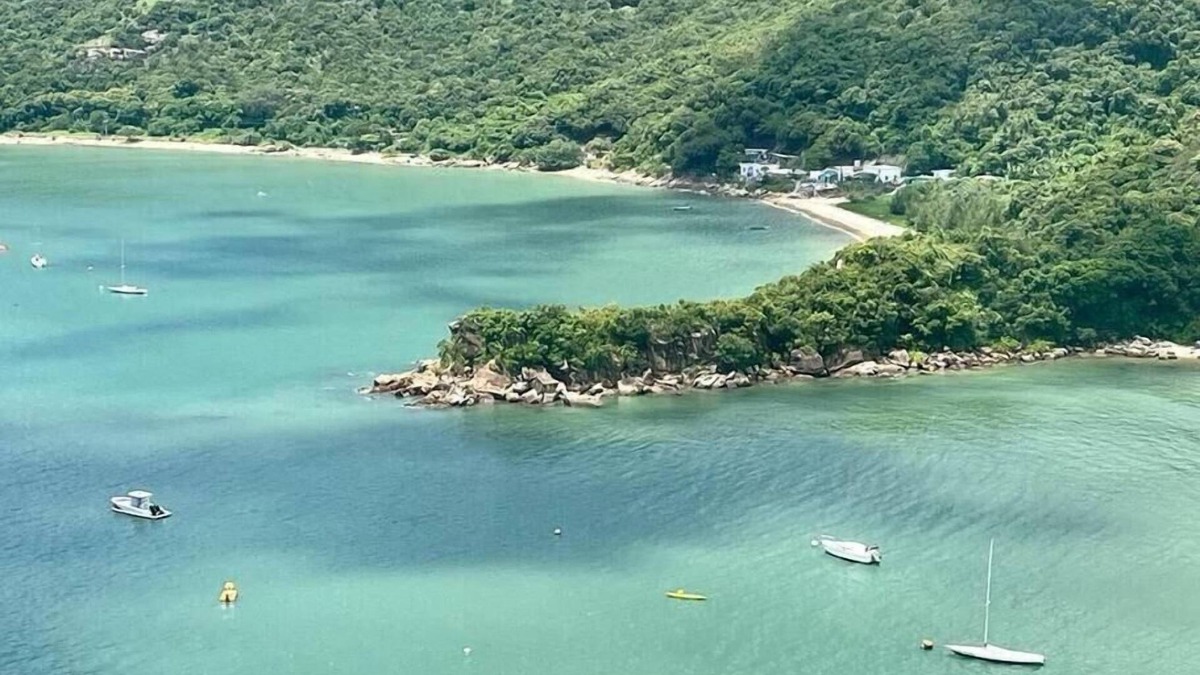Islands District Apartment | Bay Breeze Retreat | VIEWS!