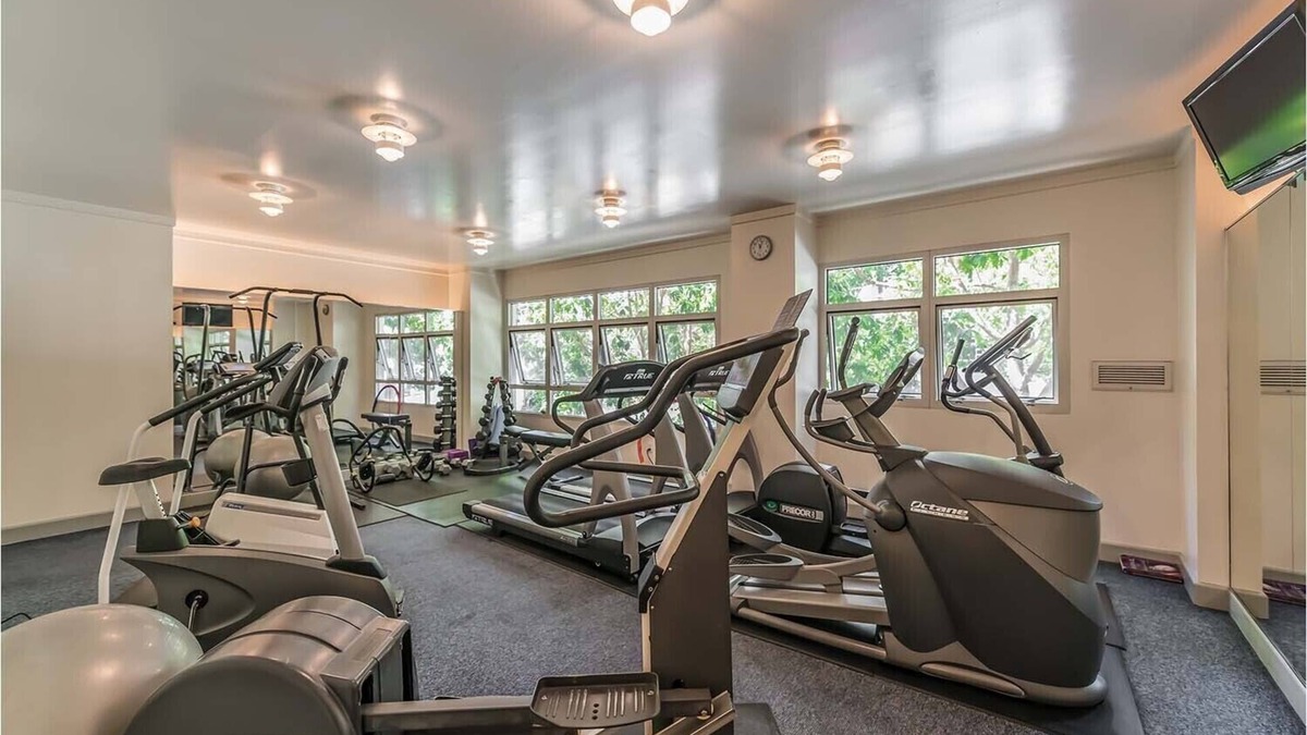 Rincon Hill Apartment | Bay bridge sunrise views - 2 bedroom condo