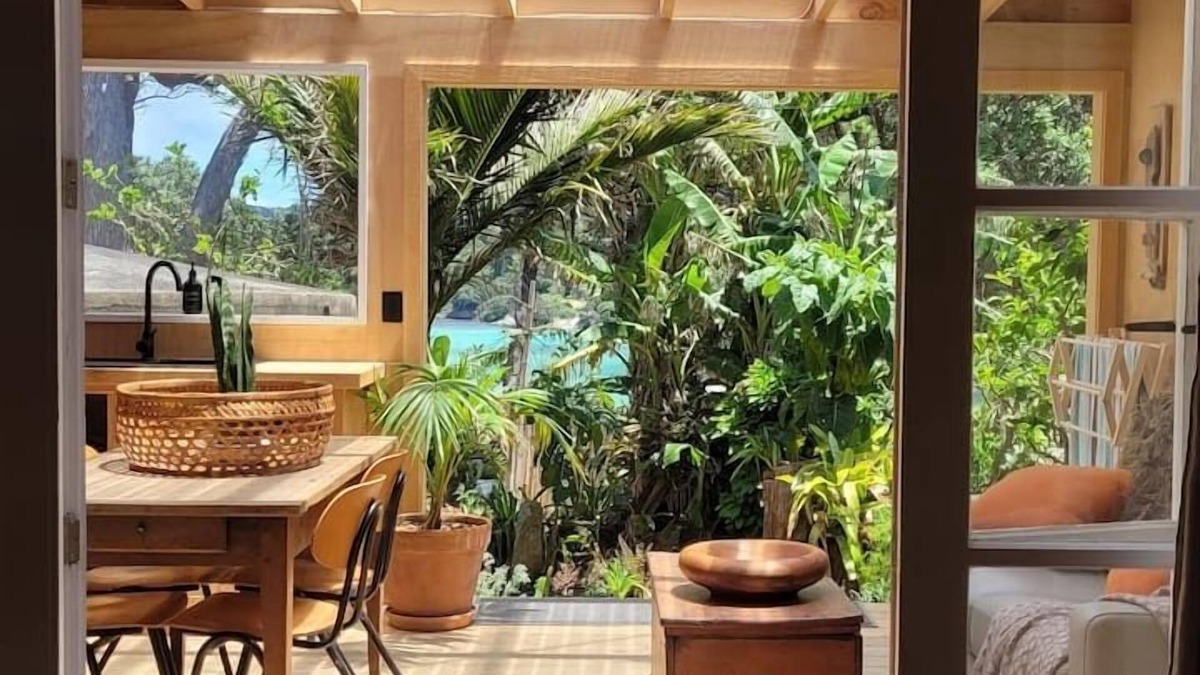 Tryphena House | Bay Cottage Great Barrier Island - By 2 Beaches