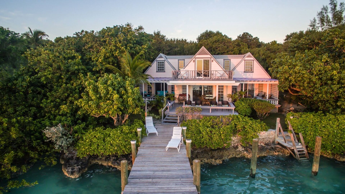 Dunmore Town House | Bay Cottage Home with a Private Dock
