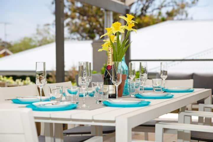 Shoal Bay House | Bay Dream Believer, Ample Boat Parking, Pet Friendly 4 br Holiday House Shoal Bay