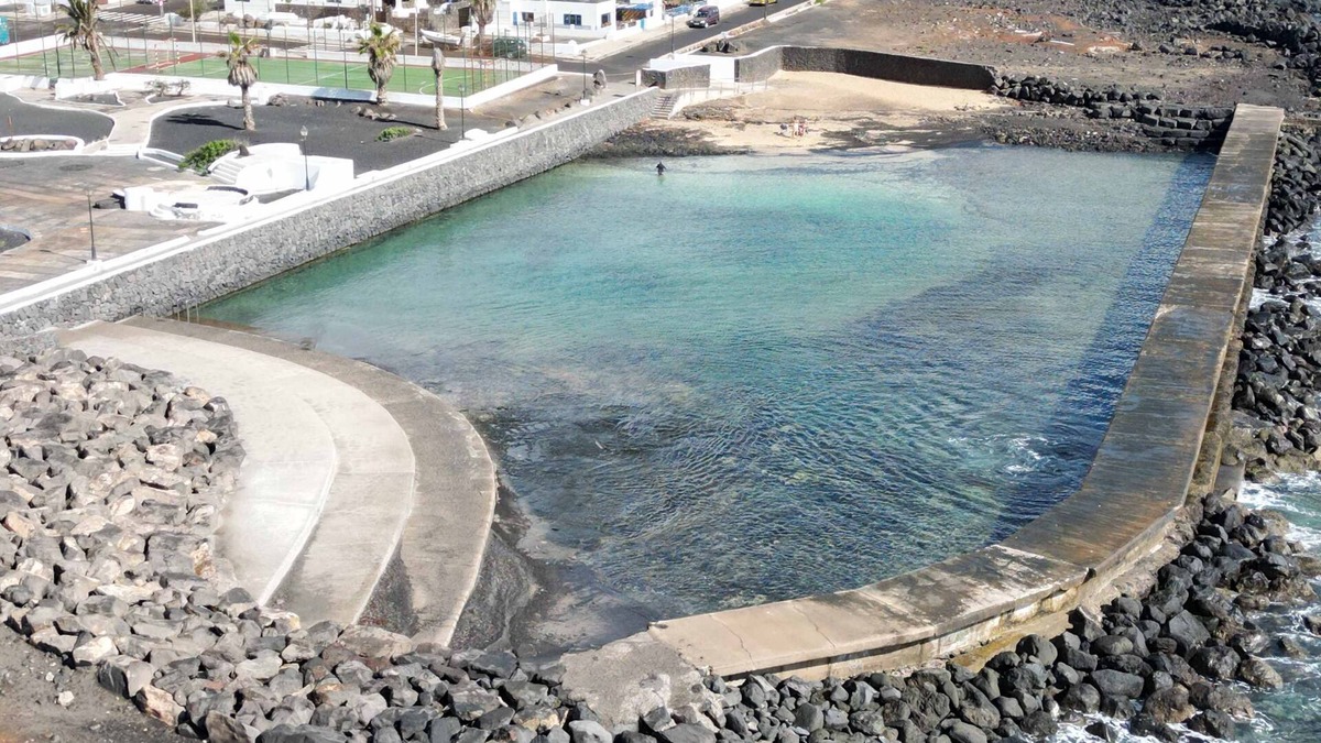 Los Cocoteros House | Bayside Kalendra Rofe A Hidden Retreat by the Sea