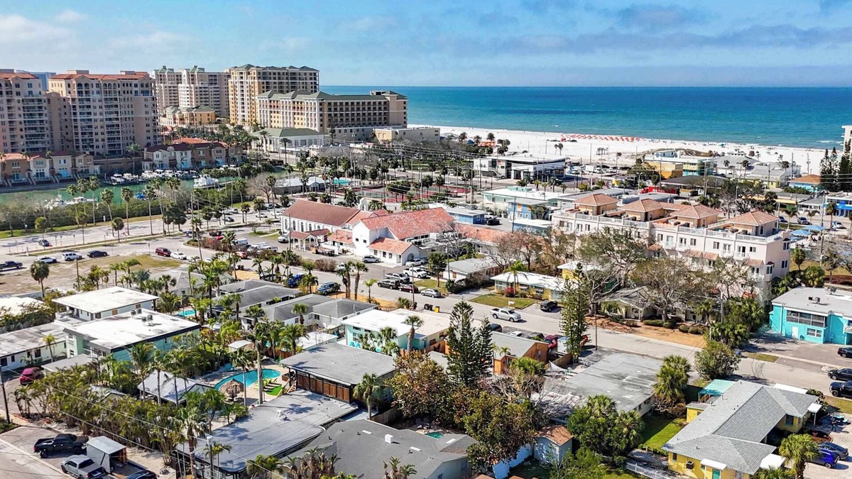 Bay Esplanade House | Bay Esplanade By GoldenCoastRentals