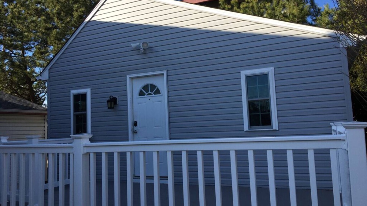 Town Bank Cottage | Bay Front Cottage in Historic Townbank