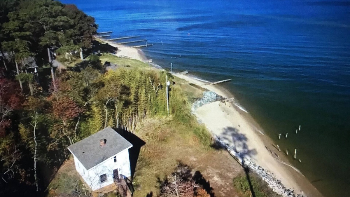 Reedville House | Bay Front Small Contemporary
