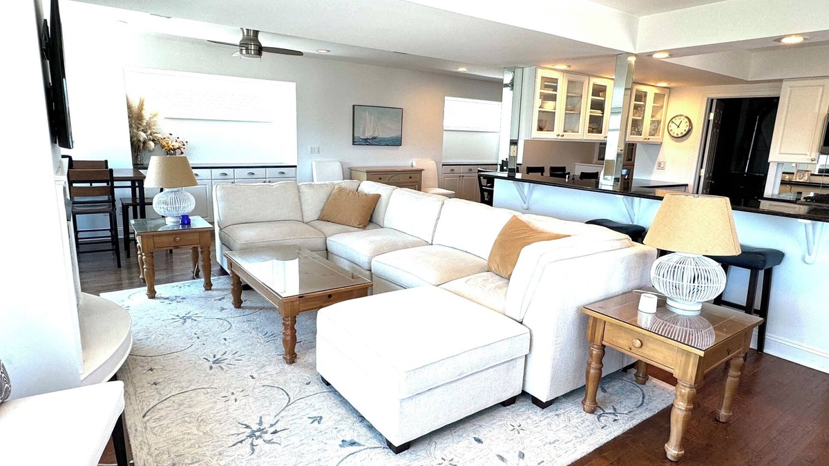 Avon Apartment | Bay Head Apartment with a view of the Ocean - about a block away