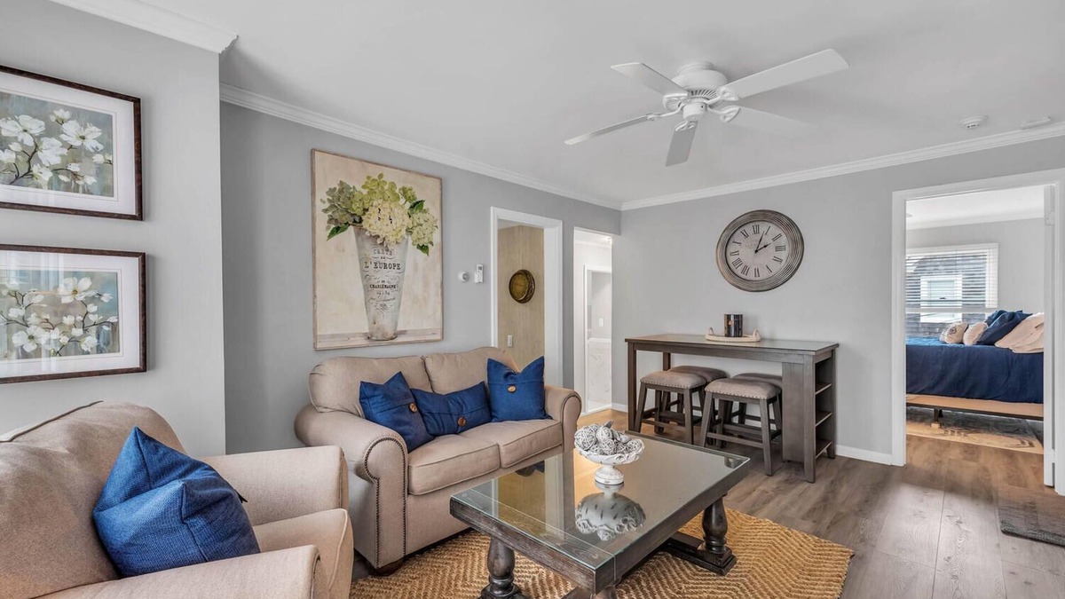 Avon Apartment | Bay Head Condo! One bedroom with Guest room + 3 homes from Ocean!