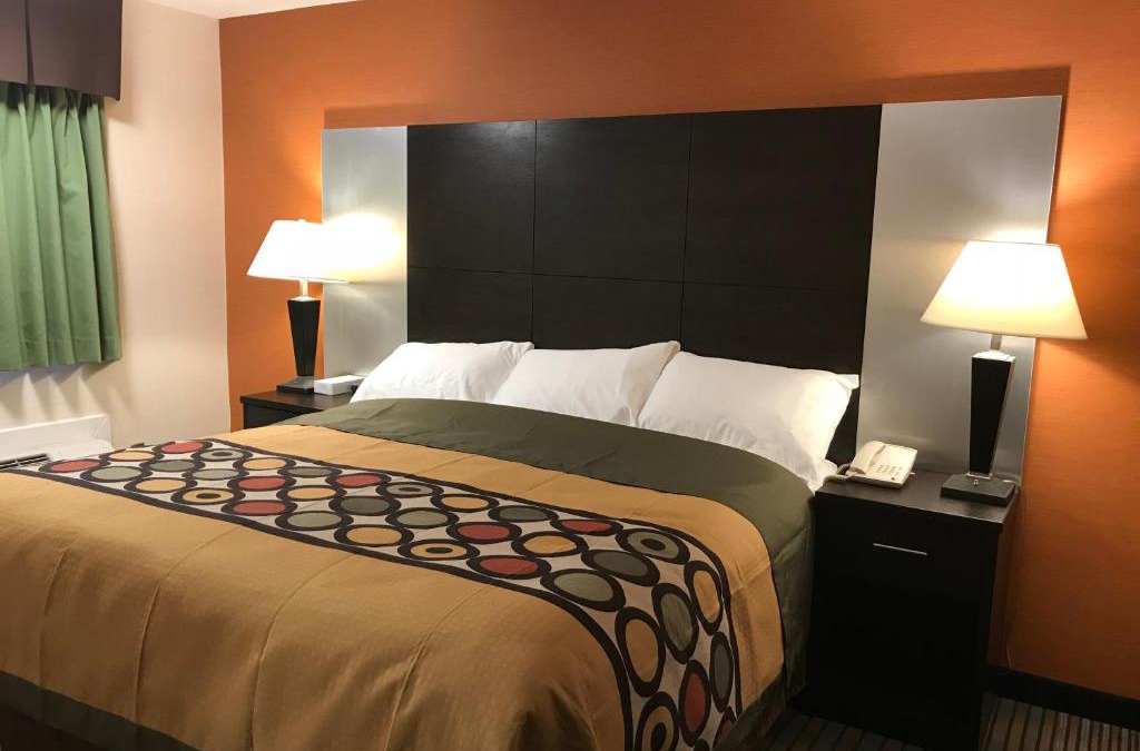 Neepawa Hotel | Bay Hill Inns & Suites