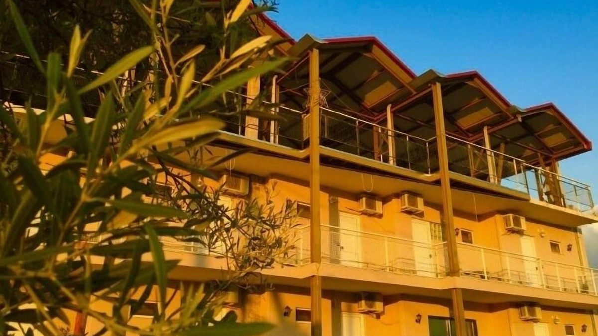 Karavomilos Apartment | Bay Holiday Hotel & Spa