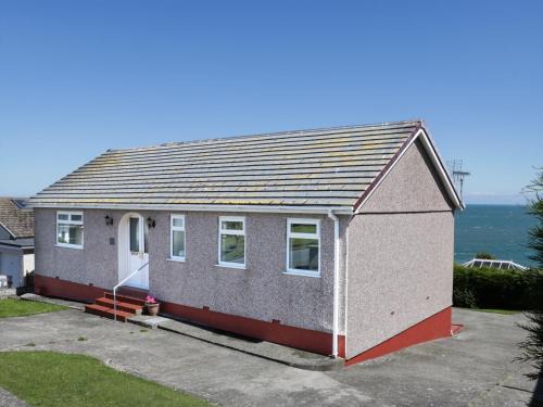 Amlwch House | Bay Lodge