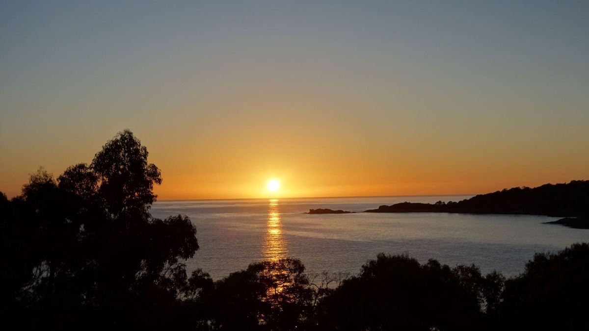 Binalong Bay House | BAY OF FIRES SEACHANGE Waterfront at Binalong Bay, Bay of Fires Tasmania