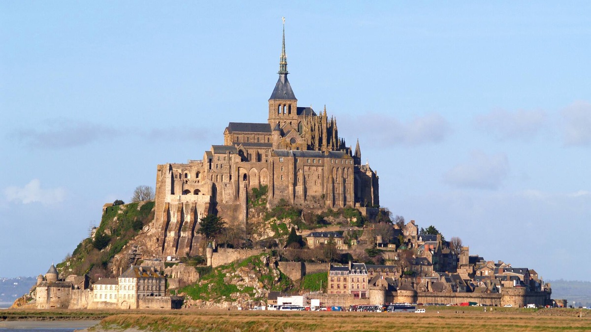 Cherrueix Apartment | Bay of Mont Saint Michel apartment with pool