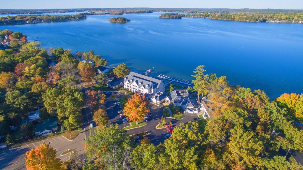 Shelbyville Resort | Bay Pointe Inn