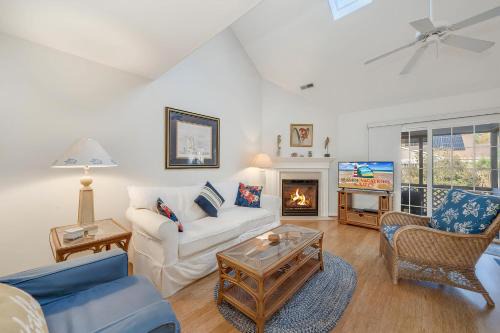 Chincoteague House | Bay Pony