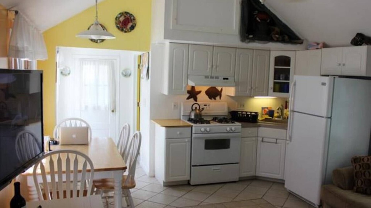 Ship Bottom House | Bay Side Beach Cottage located in Ship Bottom. Walking distance to shops, attractions and dining 135089