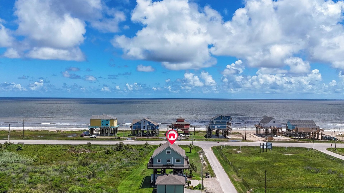 Gilchrist House | Bay Side Birdhouse: 2 BR, 2 BA in Gilchrist, Sleeps 4