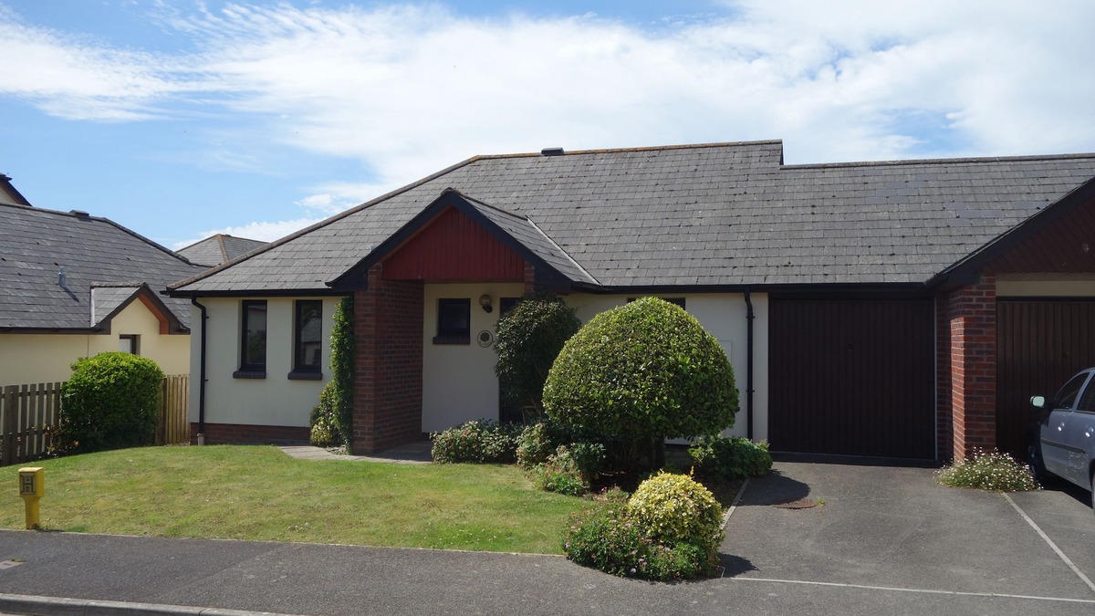 Braunton House | Bay Tree - centre Braunton - Saturday c/over - Walk to restaurants, pubs & shops
