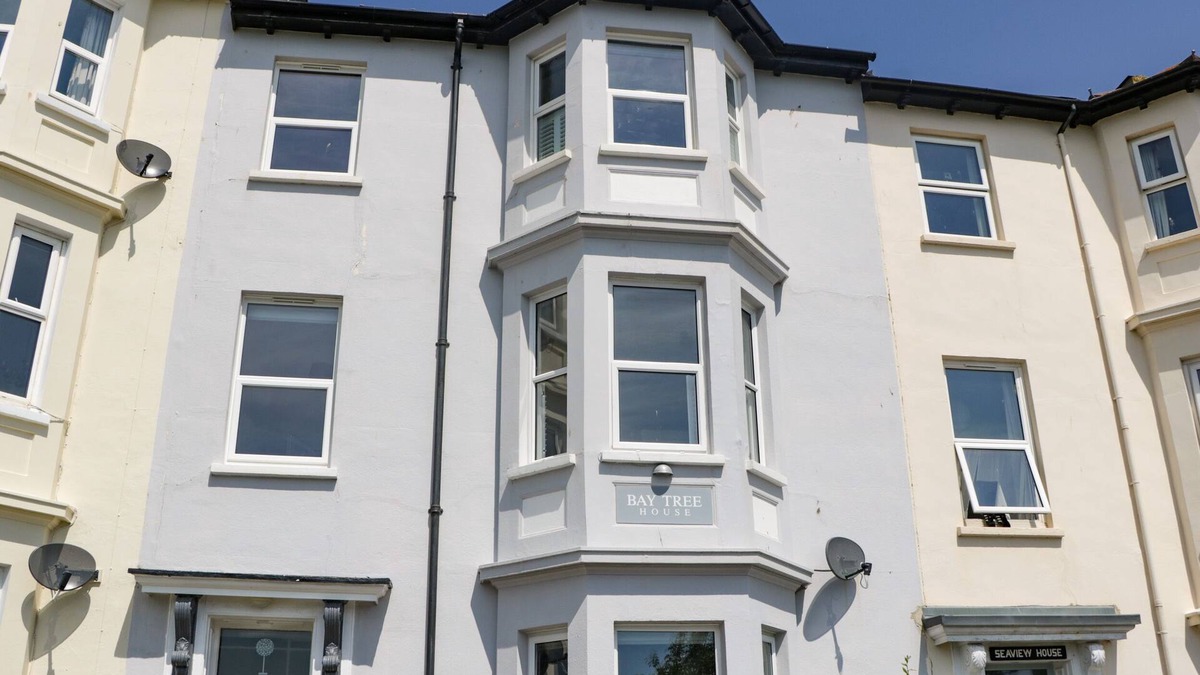 Seaton Cottage | BAY TREE HOUSE, pet friendly, with a garden in Seaton, Devon