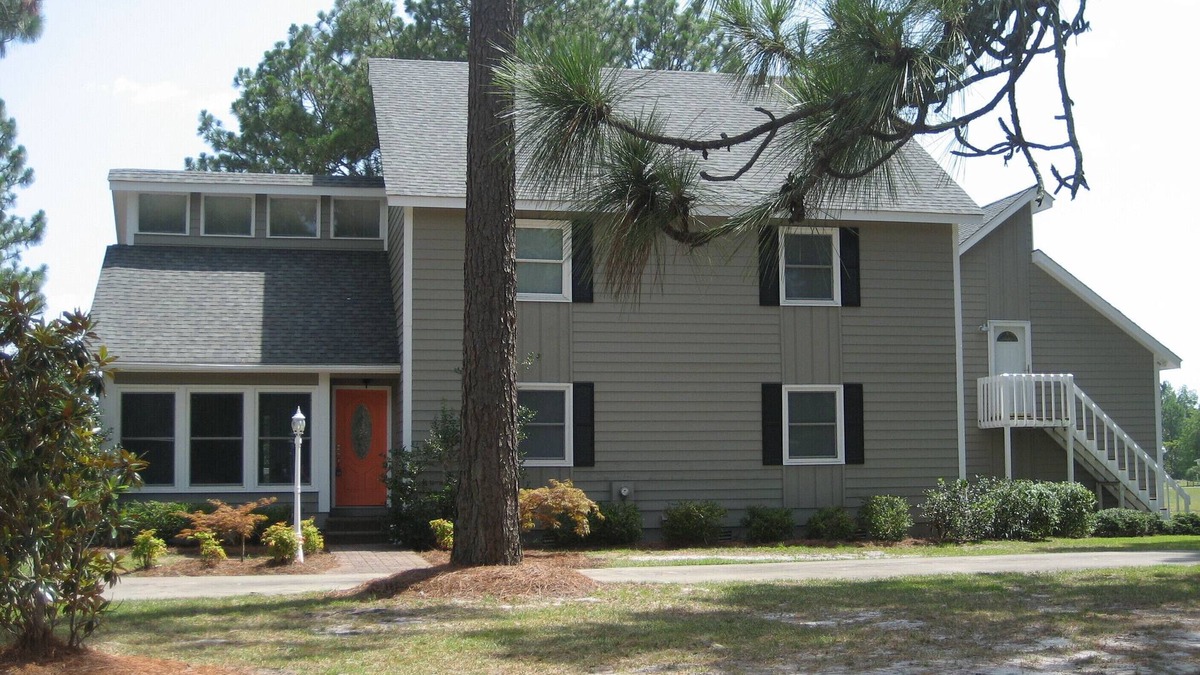 Elizabethtown House | Bay Tree Lake Waterfront Near White Lake