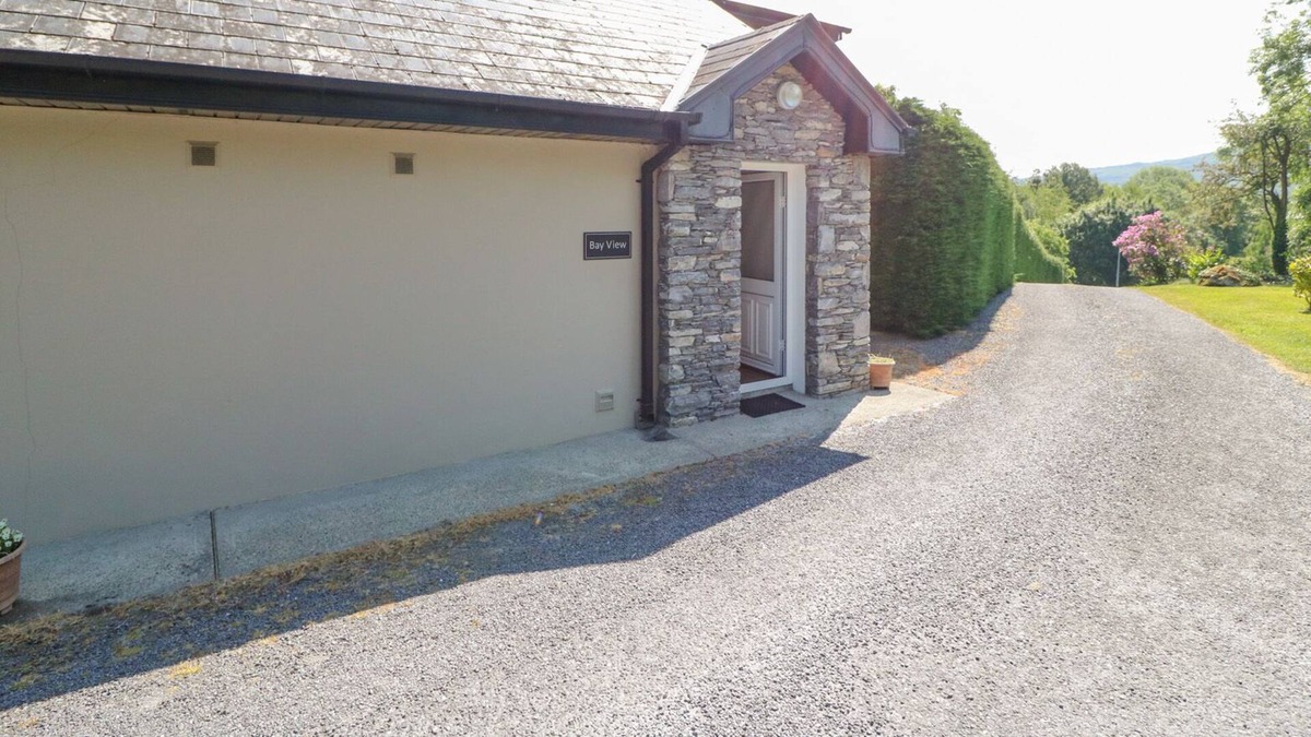 Kenmare Cottage | BAY VIEW APARTMENT, family friendly in Kenmare, County Kerry