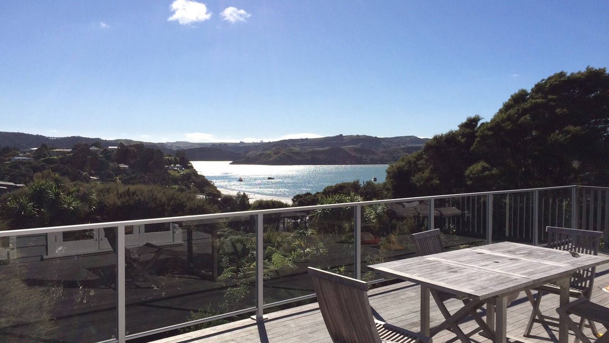 Raglan Cottage | Bay View Beach House - gorgeous seaside cottage with panoramic views over Raglan