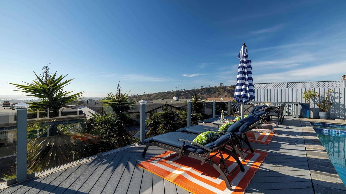 Bay Ho House | Bay View Bliss/Beach/Pool/Shops