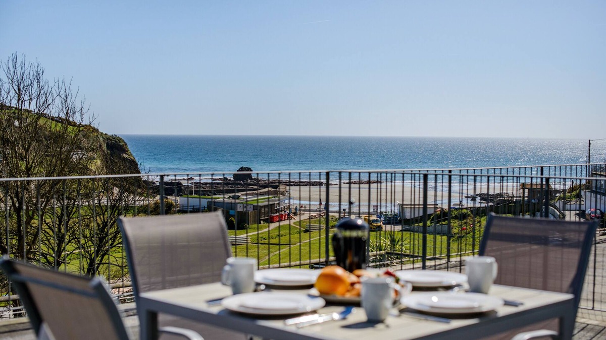 Millendreath Apartment | Bay View - Cornwall - Two Bedroom Apartment, Sleeps 4