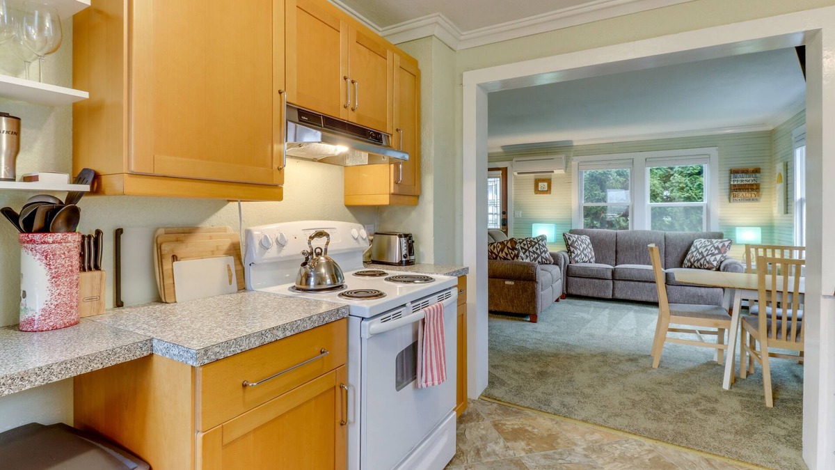 Poulsbo Cottage | Bay view home, blocks from restaurants, shopping, & waterfront