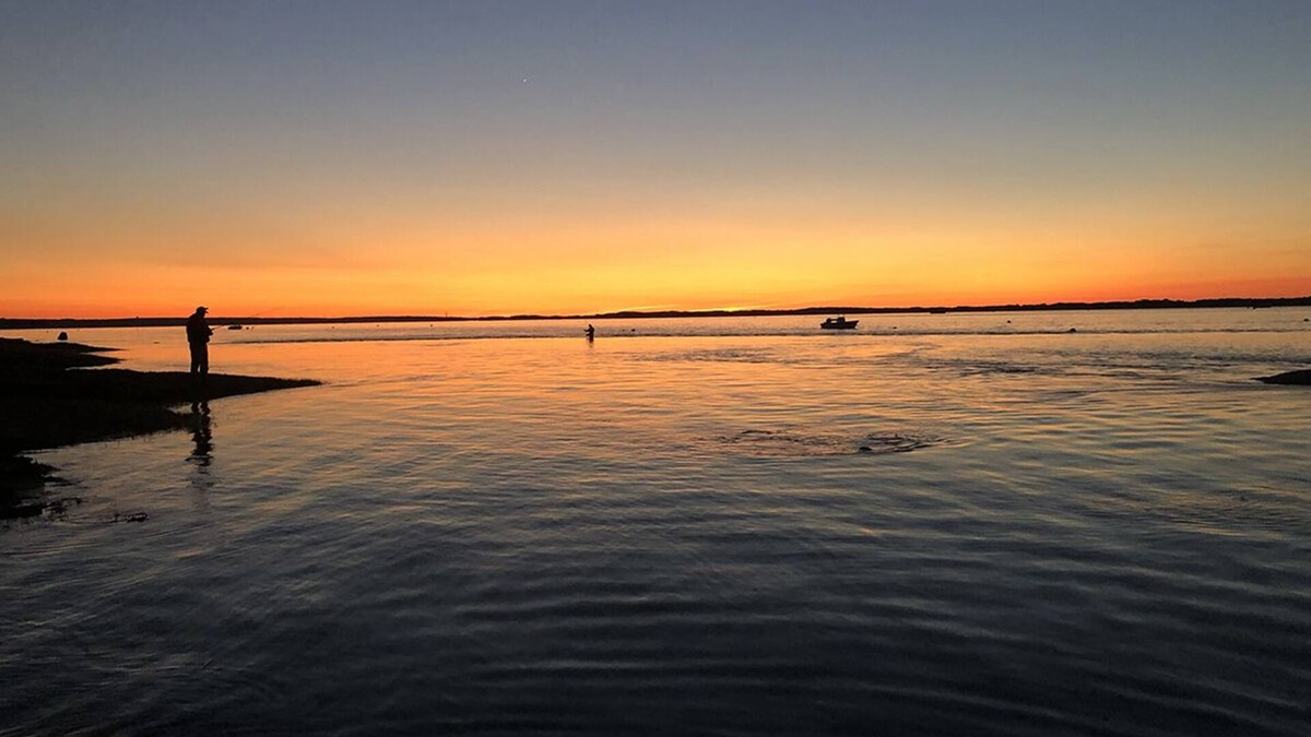 Barnstable House | Bay View Retreat, a classic coastal getaway, walk to beach & village: 028-Ba