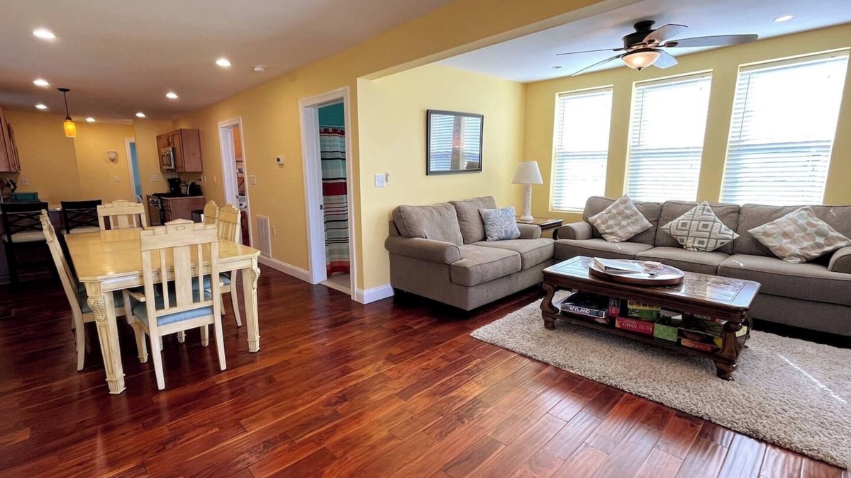 Ventnor City House | Bay view-walk to beach/boards/restaurants, parking