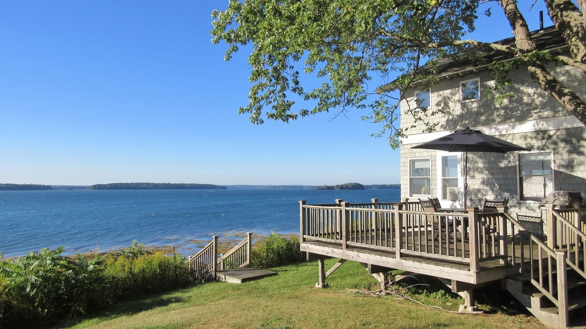 Mid-Coast and Islands House | Bay Vista - 3BR, 2BA waterfront home with sunset views over Middle Bay