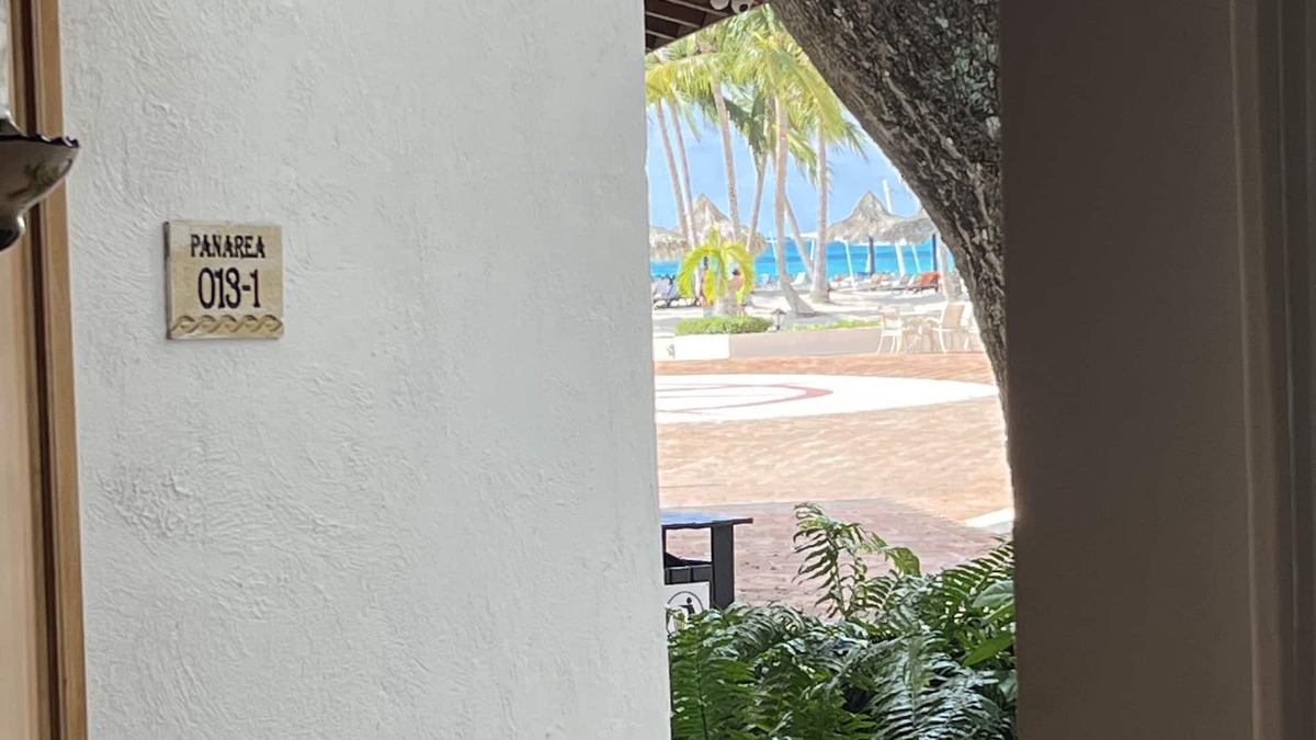 Bayahibe Apartment | Bayahibe Cadaquez Caribe Beachfront Apt next to Dreams & Catalonia Resorts