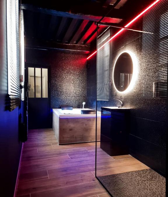 Bayeux Villa | Bayeuzen Le Jardin - Nuit Romantique et Spa Privatif Bayeux