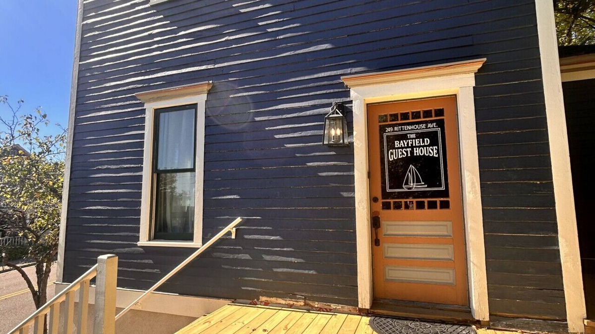 Bayfield Hotel | Bayfield Guest House - Entire Downtown Building