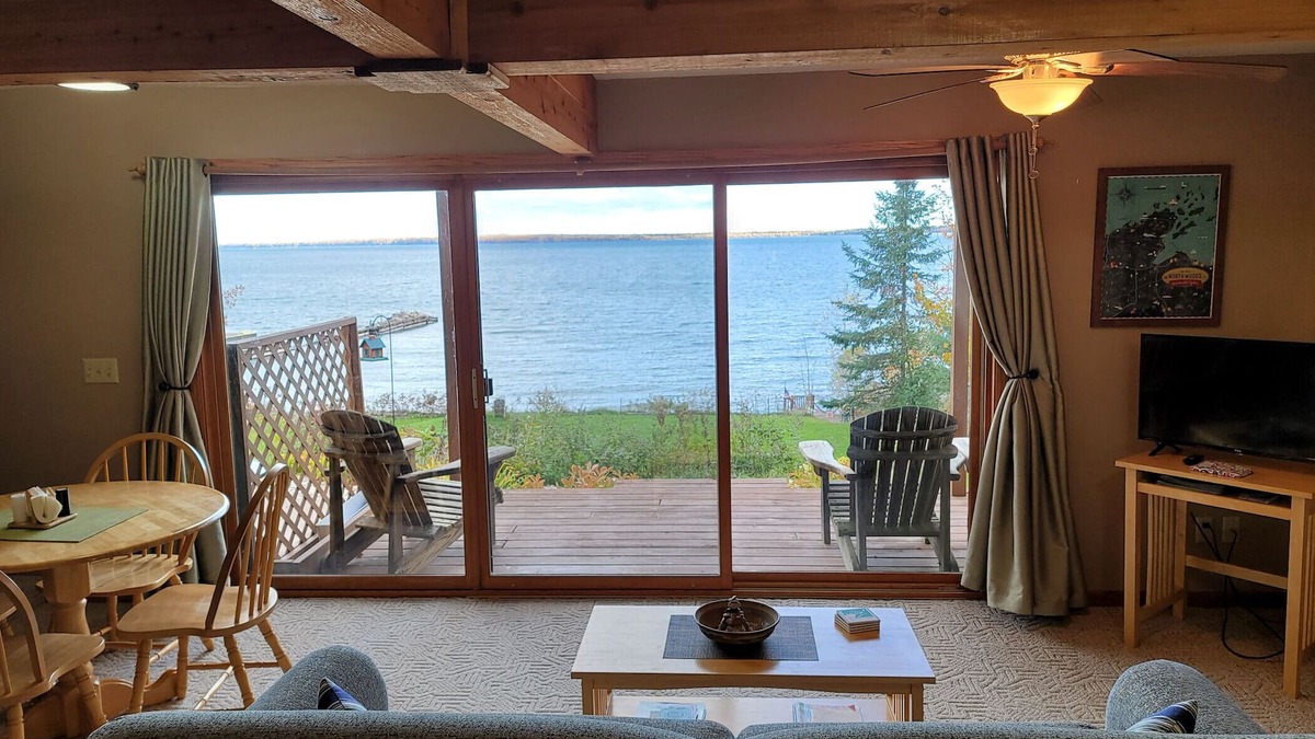 Bayfield Apartment | Bayfield Island View "Fedora" on Lake Superior