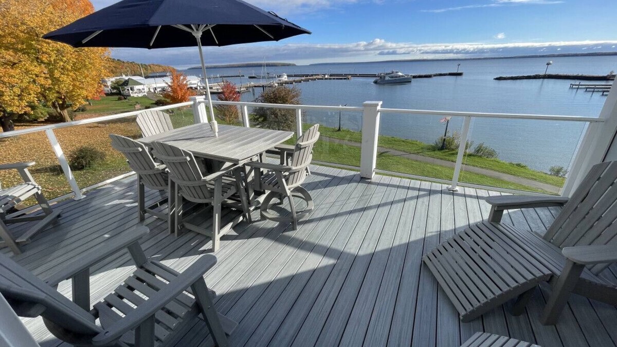 Northern Wisconsin Apartment | Bayfield on the Lake - 4 Bedroom Waterfront Condo