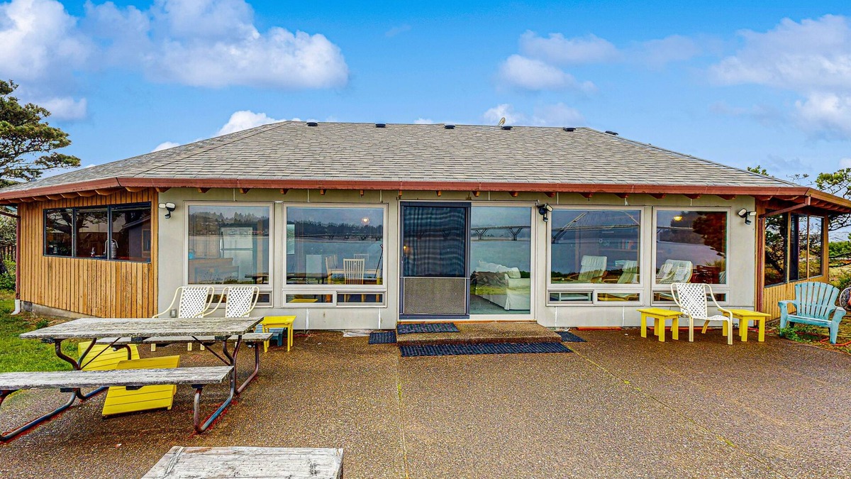 Bayshore House | Bayfront Home with Water Views, Free WiFi, and Firepit - Near Town & Beaches