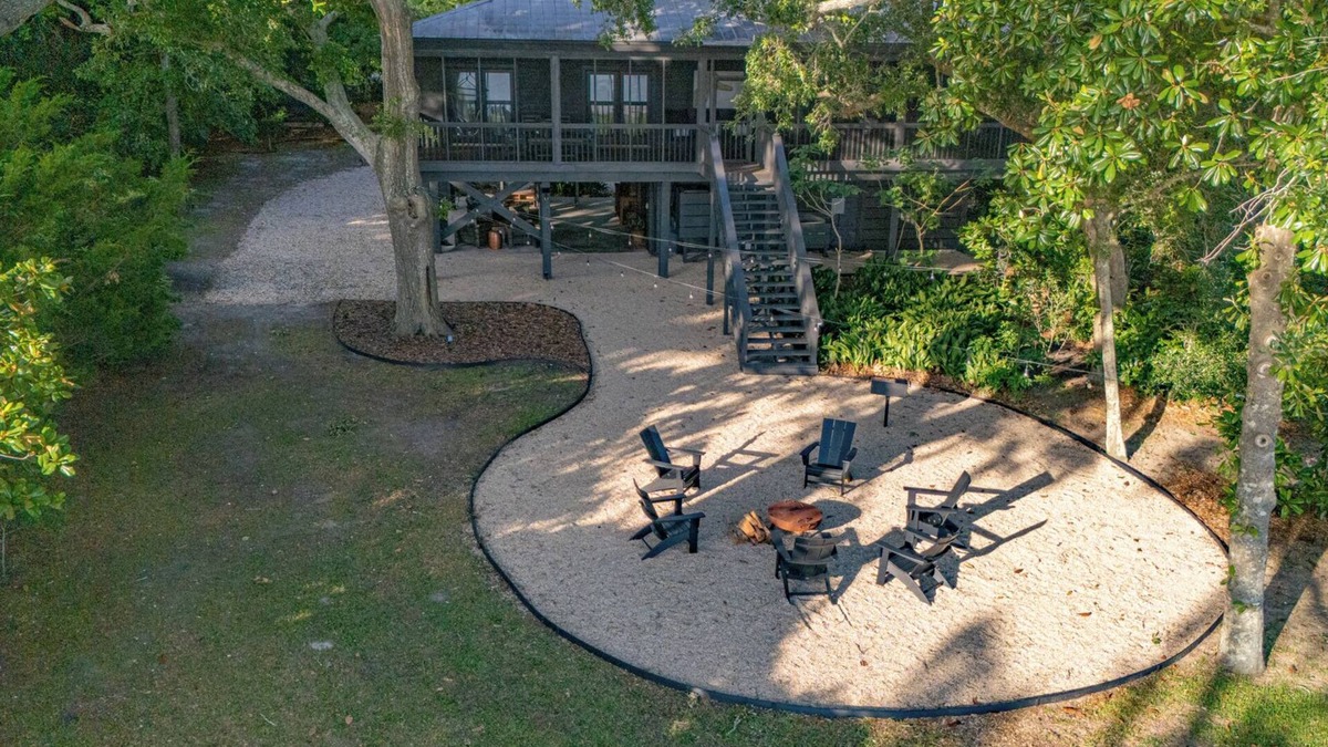 Magnolia Bluffs House | Bayfront, Pet Friendly Sleeps up to 8 with fishing dock!
