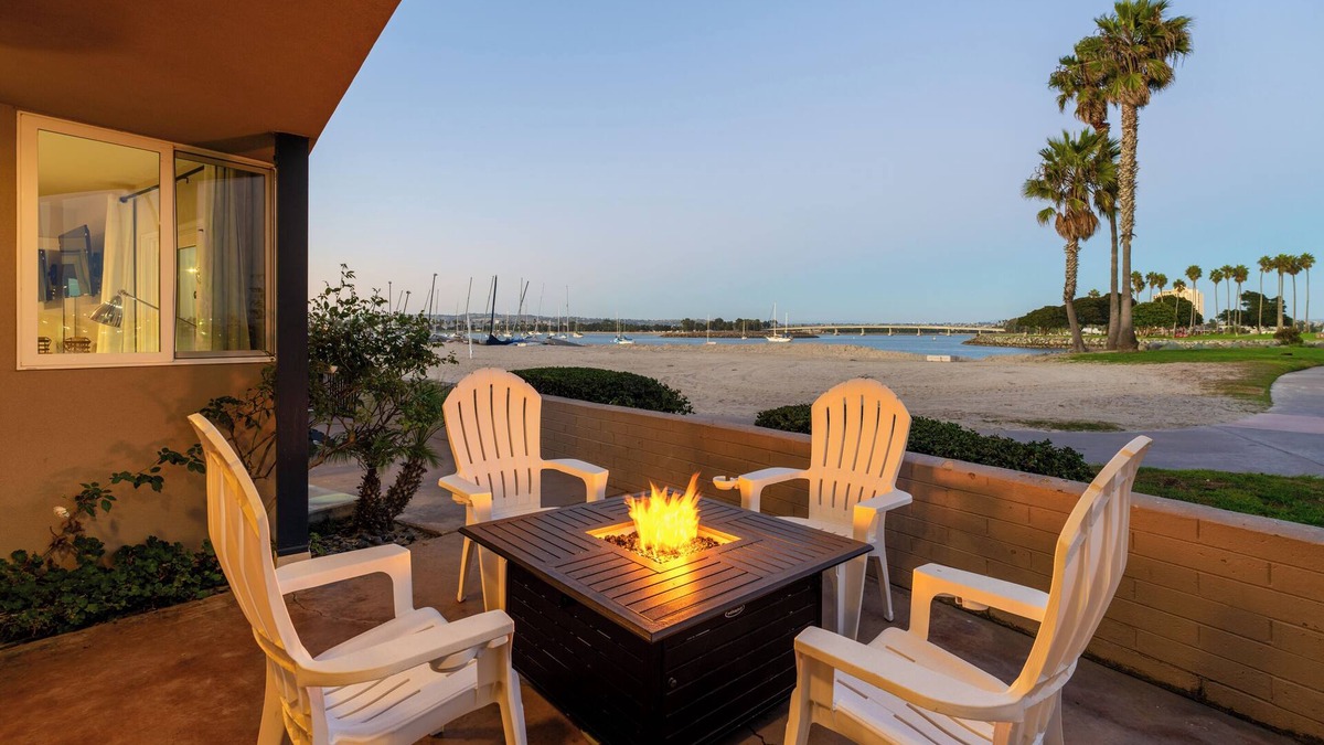 South Mission Beach Condo | Bayfront w/Large Private Patio | AC | Pet Friendly