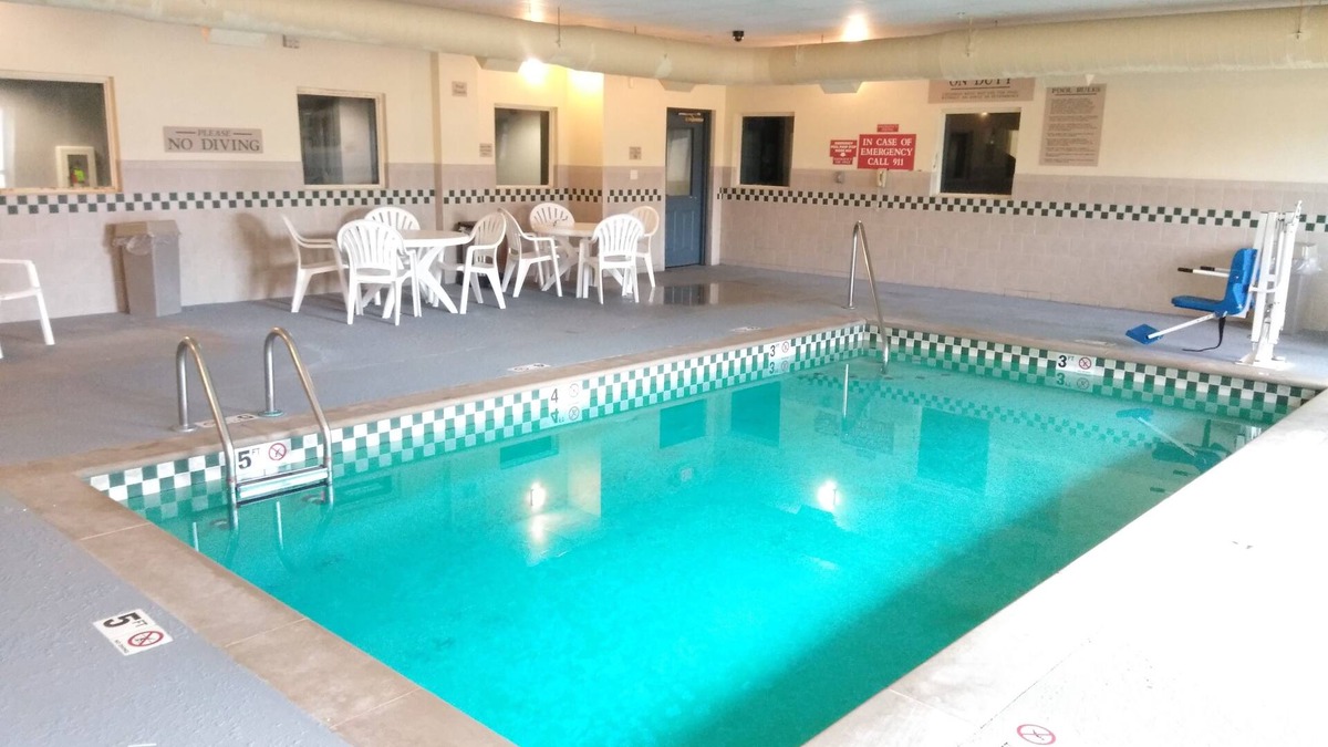 Clinton Hotel | Baymont by Wyndham Clinton
