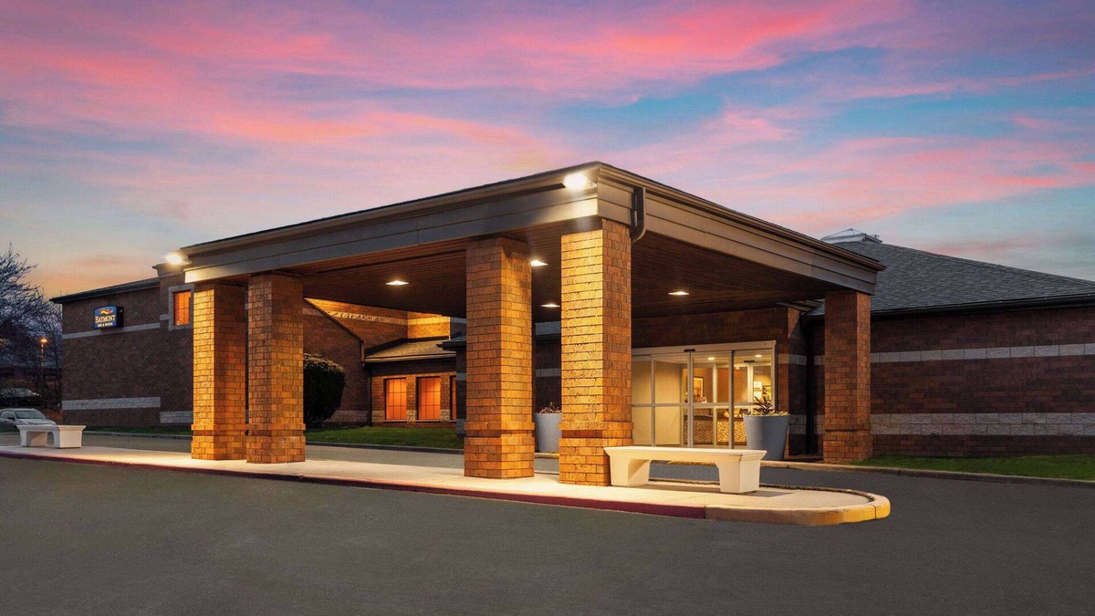 Akron Hotel | Baymont by Wyndham Copley Akron