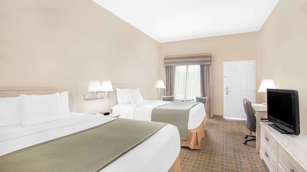 Crestview Hotel | Baymont by Wyndham Crestview