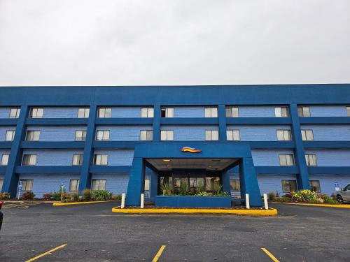 Quad Cities Hotel | Baymont by Wyndham Davenport